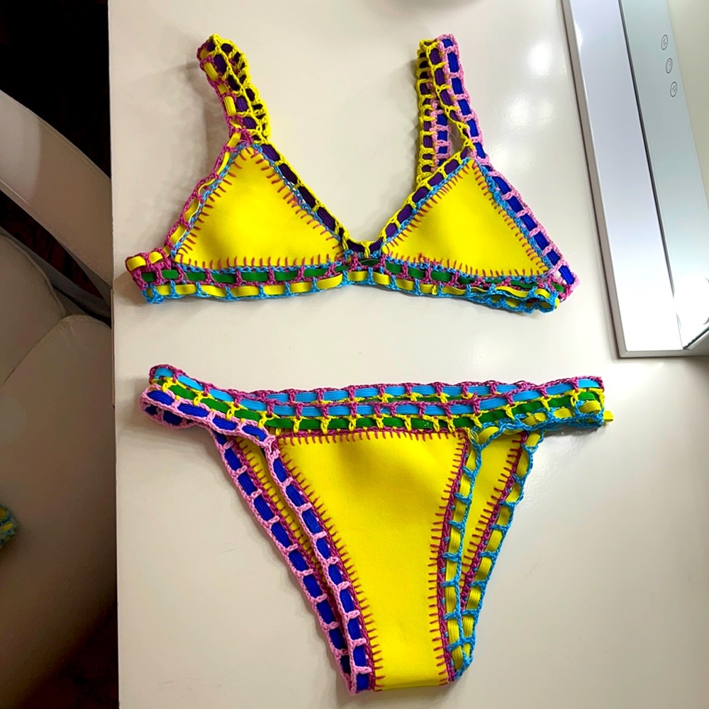 BIKINI
